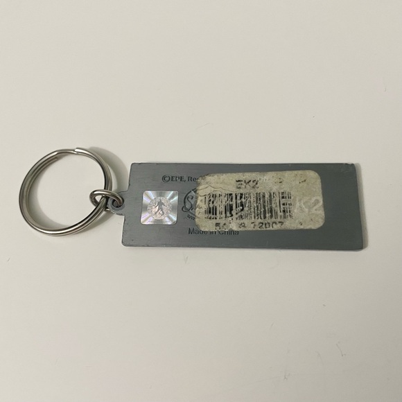 Elvis Presley Logo Keyring - Picture 6 of 11